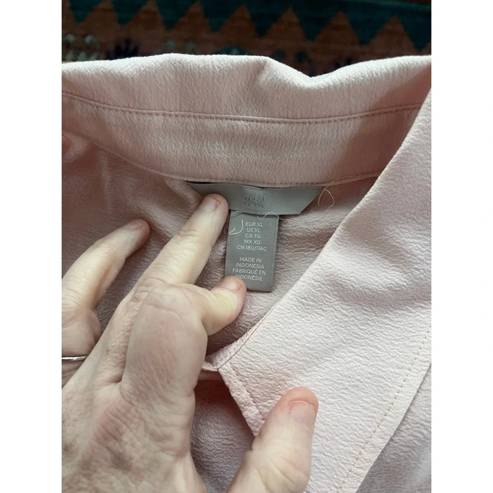 H&M Pink Textured Long Sleeve Collared Button Up Shirt Womens XL - Picture 5 of 5
